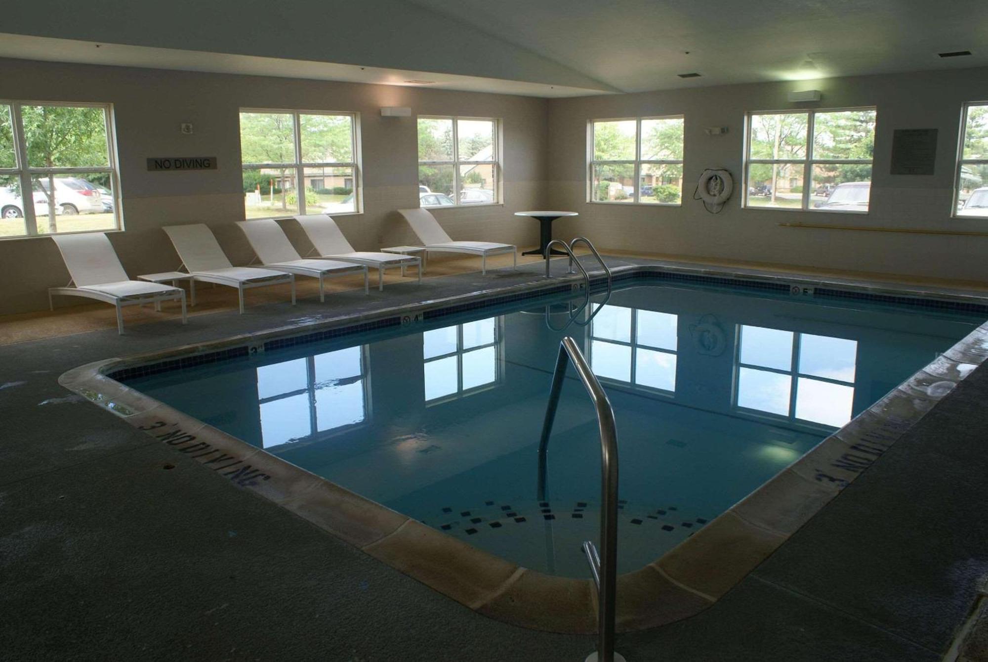Country Inn & Suites By Radisson, Lansing, Mi Bagian luar foto