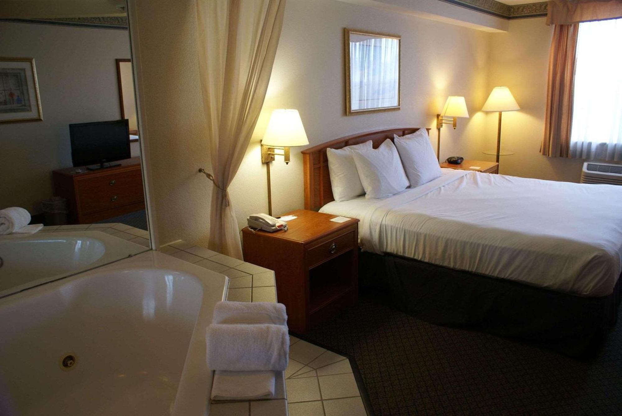 Country Inn & Suites By Radisson, Lansing, Mi Bagian luar foto