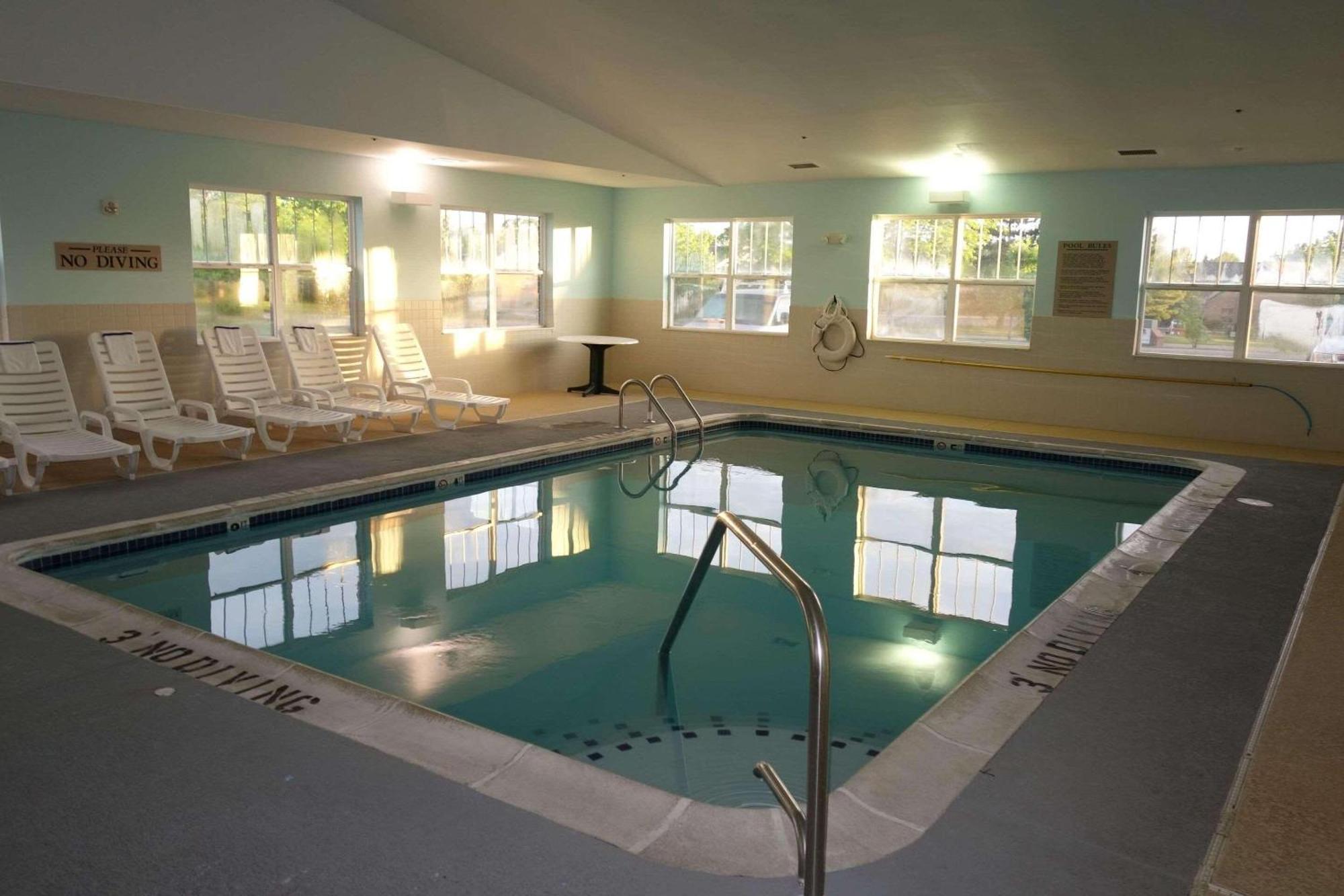 Country Inn & Suites By Radisson, Lansing, Mi Bagian luar foto