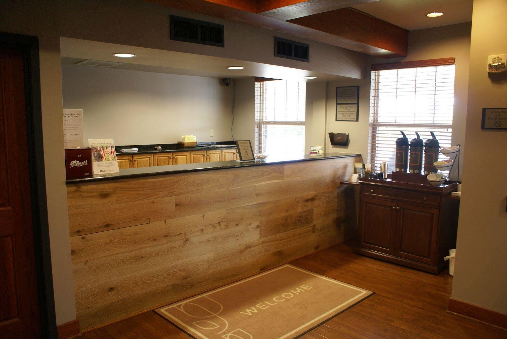 Country Inn & Suites By Radisson, Lansing, Mi Bagian luar foto